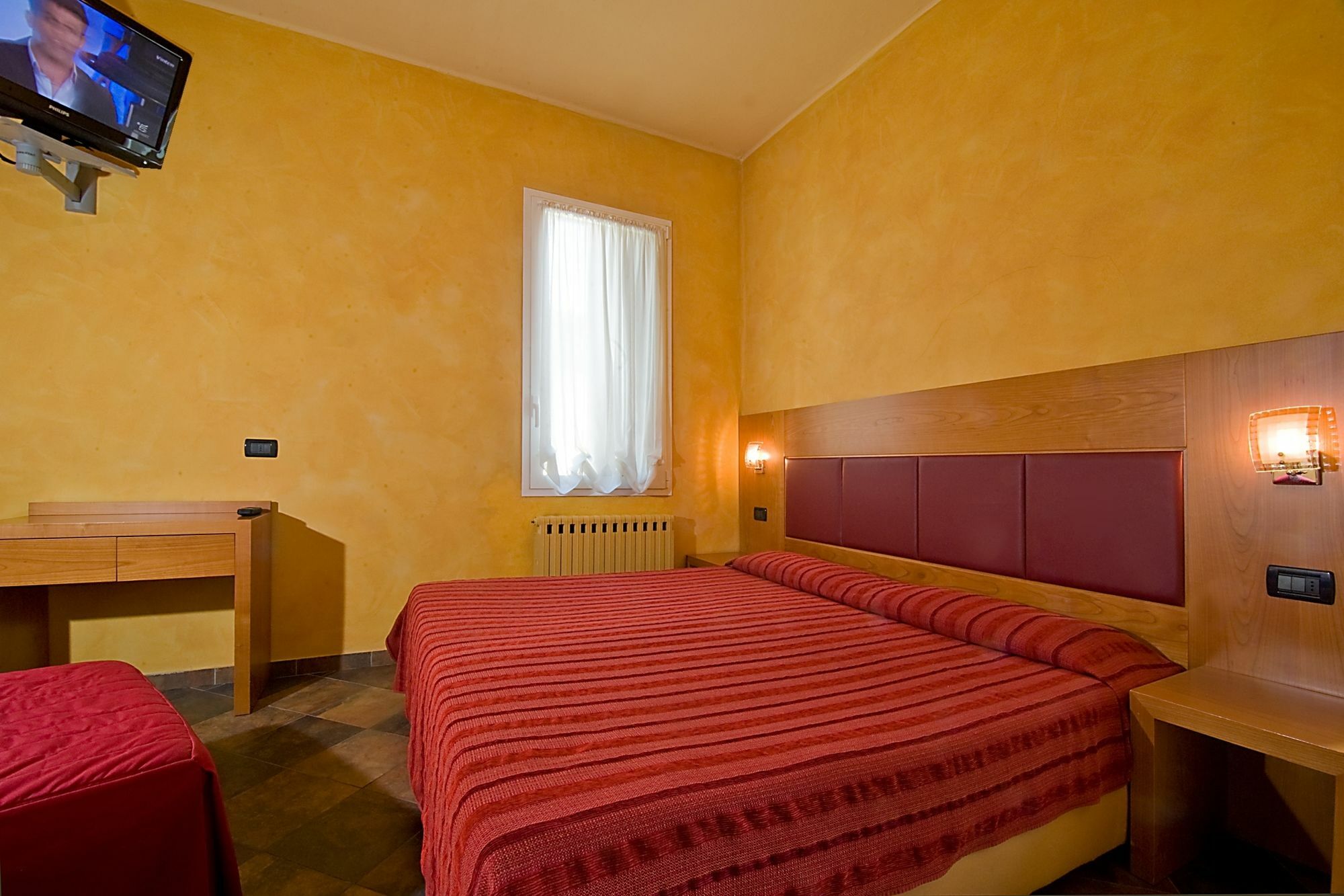 Residence Cavalli Местре Екстериор снимка